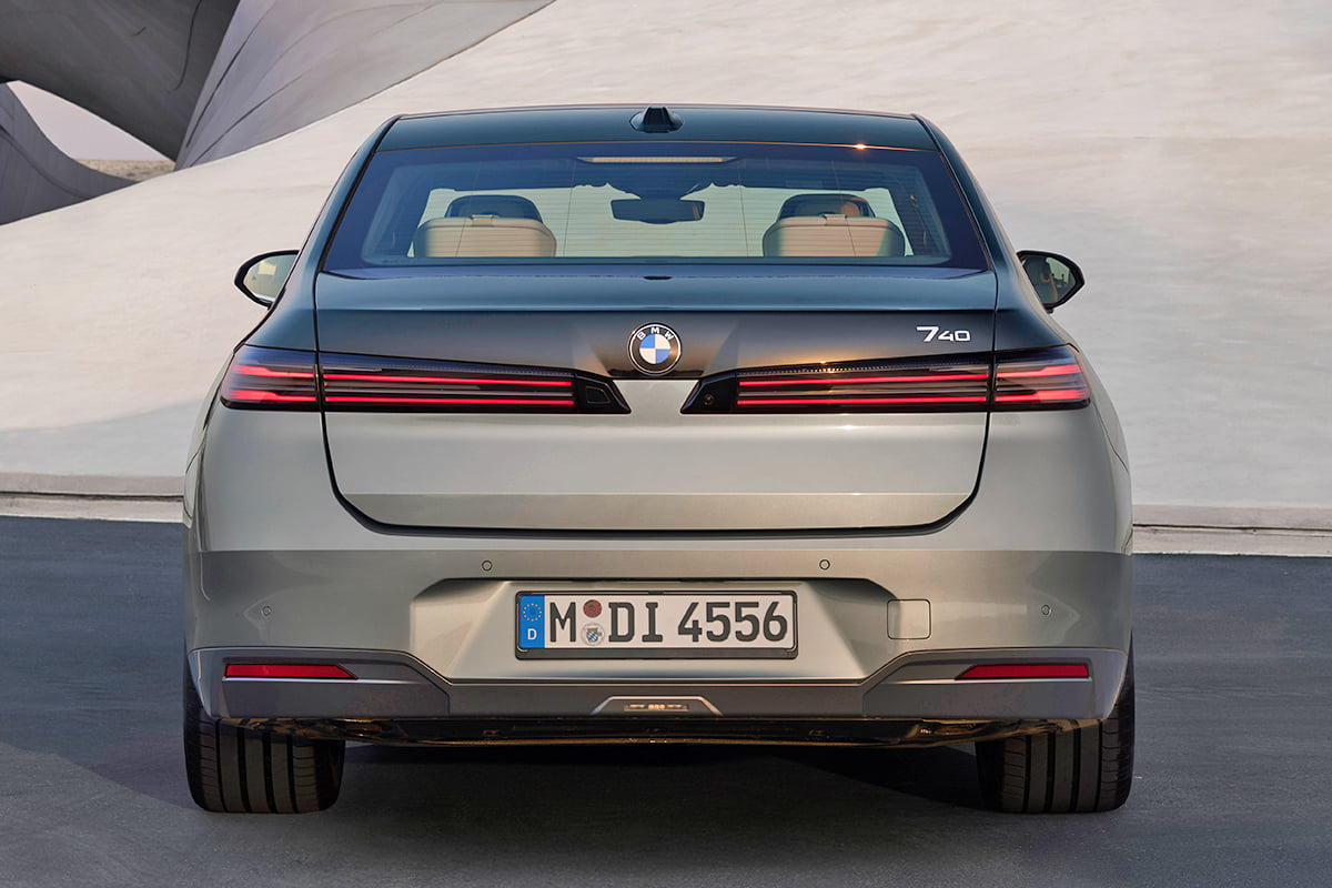 BMW 7 Series Facelift Rear View Image – 7 Series Facelift Photos in ...