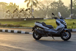 Bmw Bikes C 400 Gt Front Right Three Quarter