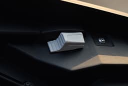 BMW C 400 GT Charging Ports