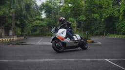 Bmw Bikes Ce 04 Front Right Three Quarter