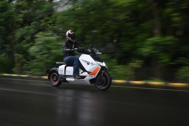 Front Right Three Quarter Image - 21802