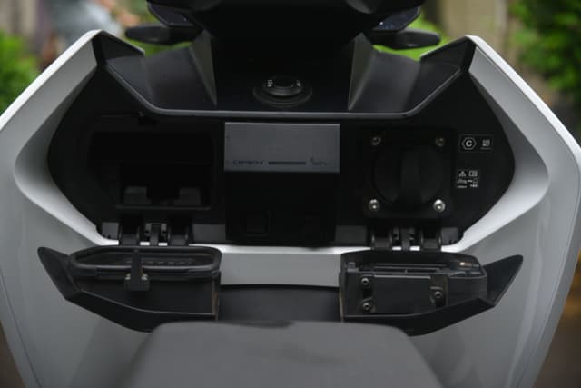 Charging Ports Image - 21886