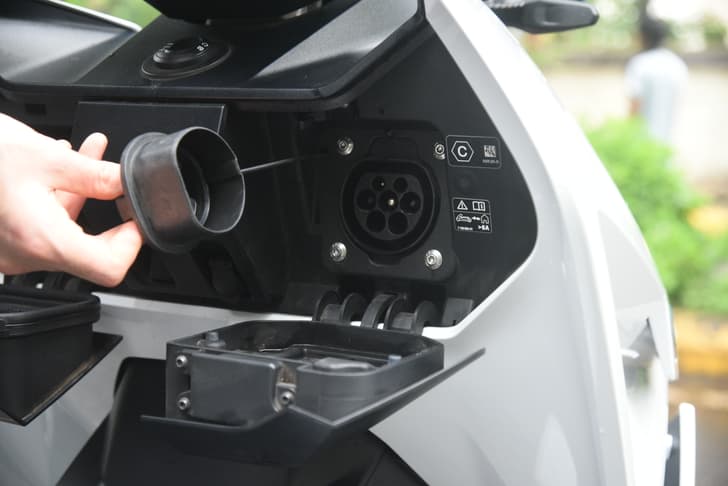Bmw Bikes Ce 04 Open Fuel Lid