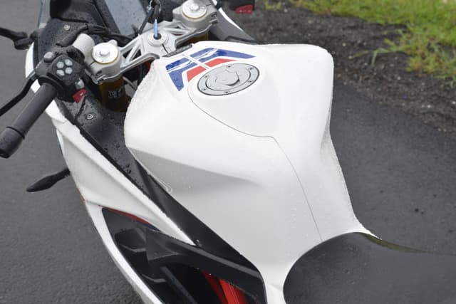 Closed Fuel Lid Image - 21736
