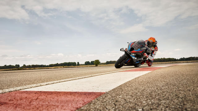 Front Right Three Quarter Image - 21993