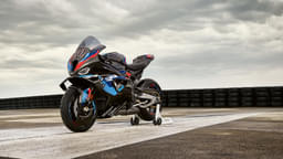 Bmw Bikes M 1000 Rr Front Right Three Quarter