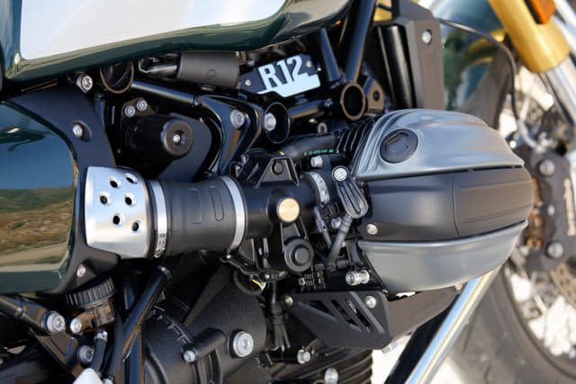 Exhaust Pipes Image - 22158