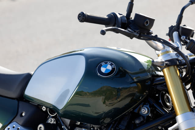 Closed Fuel Lid Image - 22167