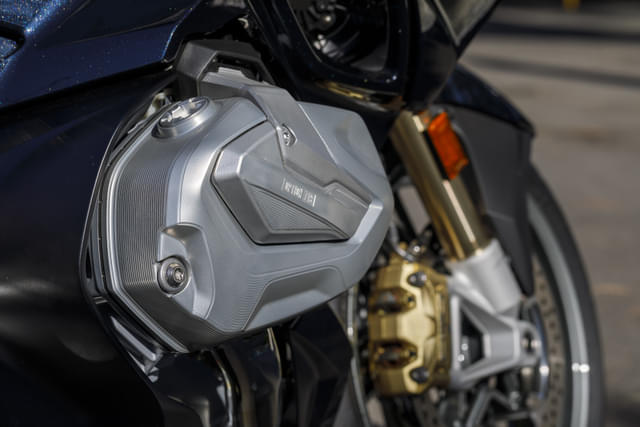 Engine Shot Right Image - 22058