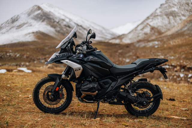 Front Right Three Quarter Image - 22239