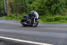 Bmw Bikes R18 Color Black