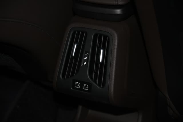 Ac Vents Rear Image - 8900