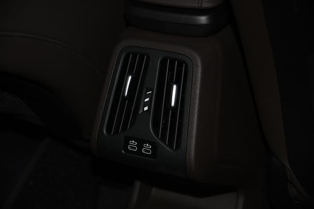 Ac Vents Rear Image - 8900