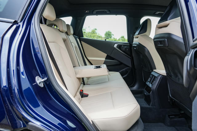 Second Row Seats Image - 29609