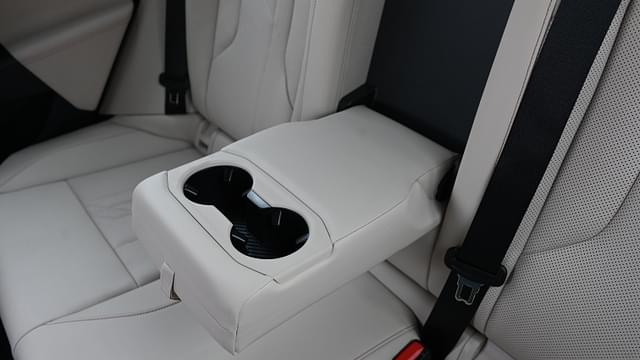 Second Row Seats Image - 8335
