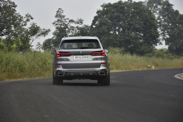 Rear View Image - 5685