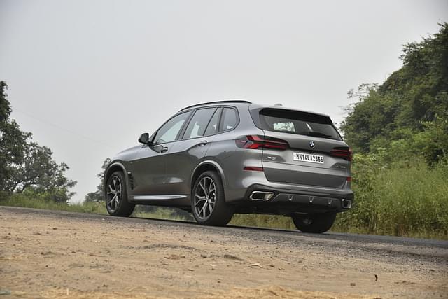 Rear View Image - 5704