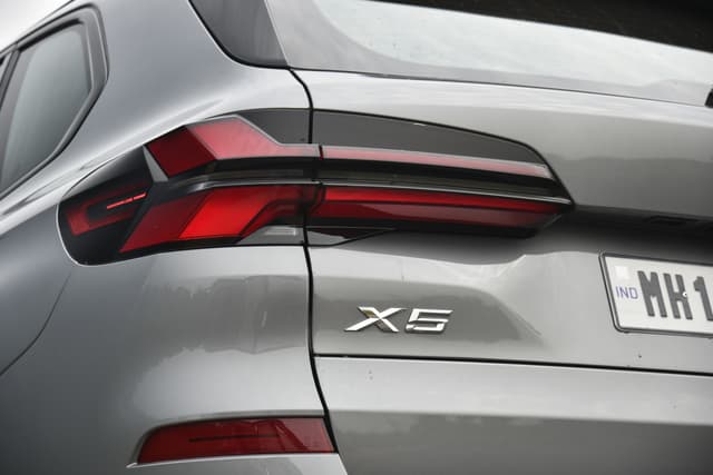 Rear View Image - 5710