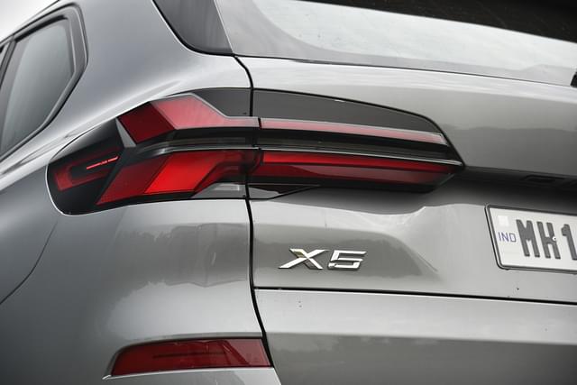 Rear View Image - 5710
