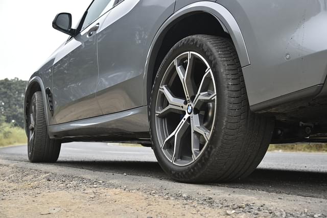 Alloy Wheels Image - 5714