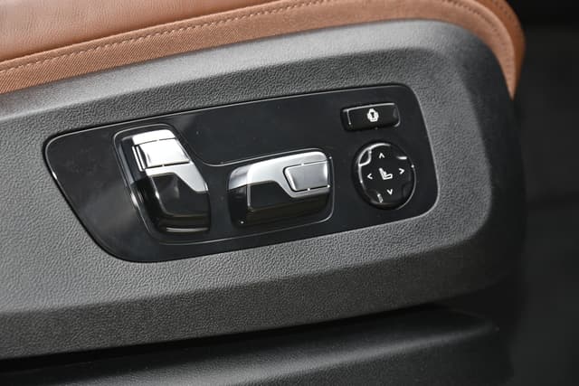 Door Controls Image - 5725