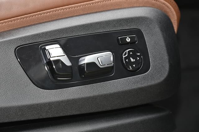 Door Controls Image - 5725