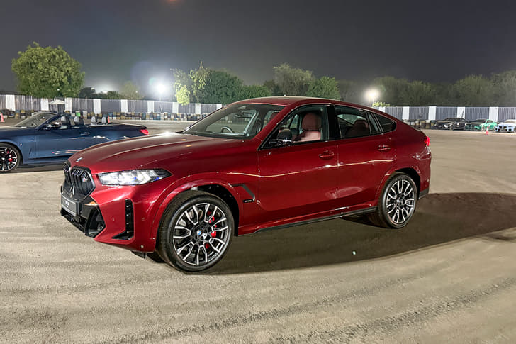 BMW X6 Front Right Three Quarter