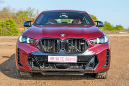 BMW X6 Front View BMW X6 Front View