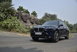 Bmw X7 Front Right Three Quarter