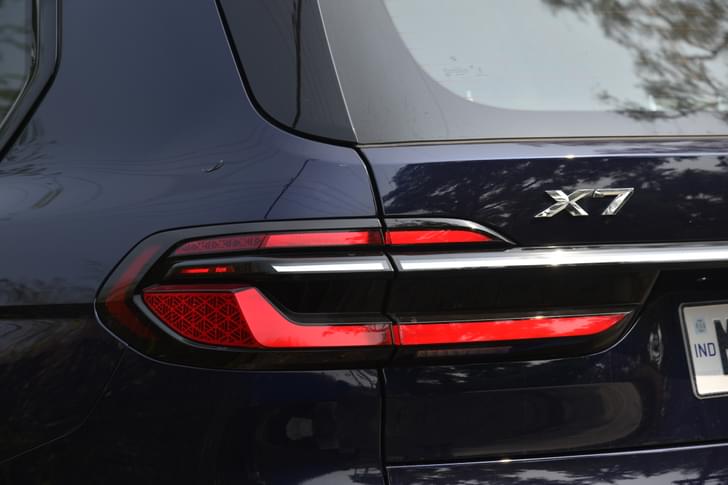 Bmw X7 Rear View
