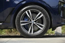 Bmw X7 Front Left Three Quarter