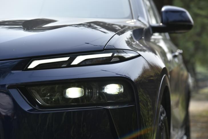Bmw X7 Headlight