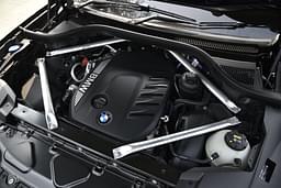 Bmw X7 Front Logo