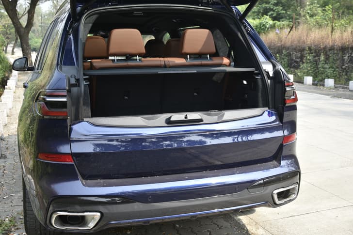 Bmw X7 Rear View
