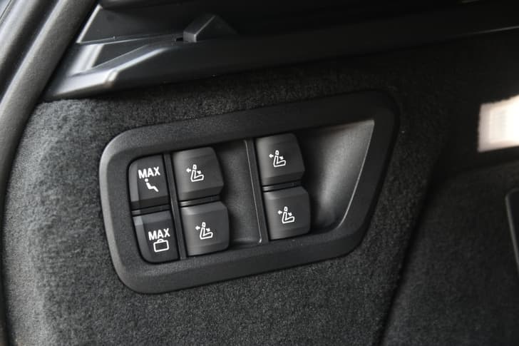 Bmw X7 Door Controls