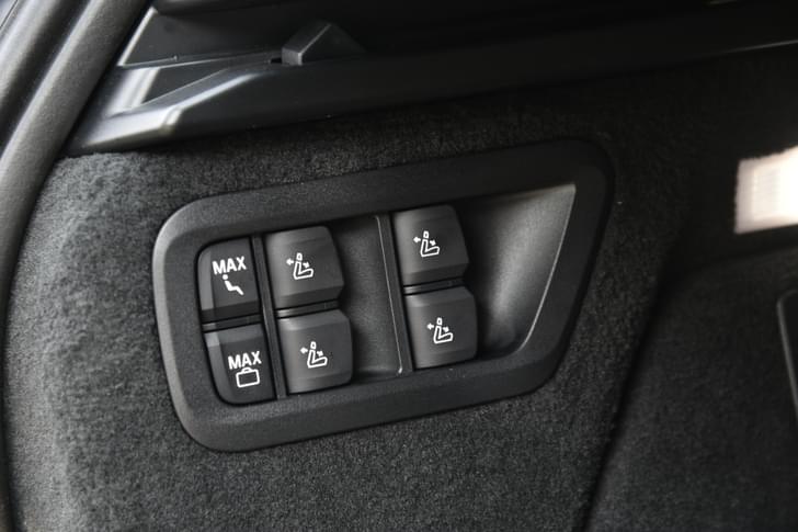 Bmw X7 Door Controls