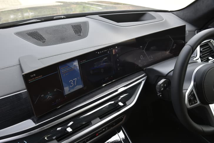 Bmw X7 Dashboard