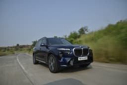 Bmw X7 Front Right Three Quarter