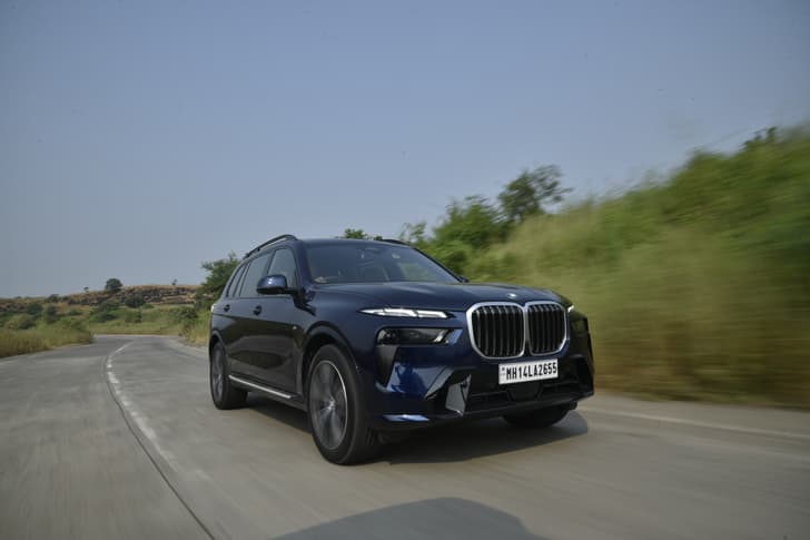 Bmw X7 Front Right Three Quarter