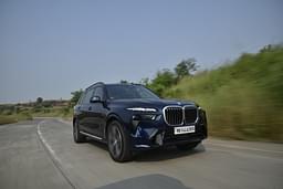 Bmw X7 Front Right Three Quarter