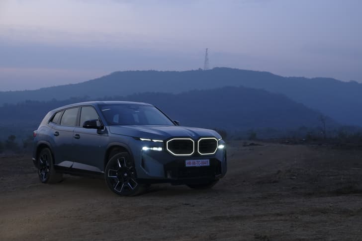 Bmw Xm Front Right Three Quarter