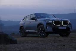 Bmw Xm Front Right Three Quarter