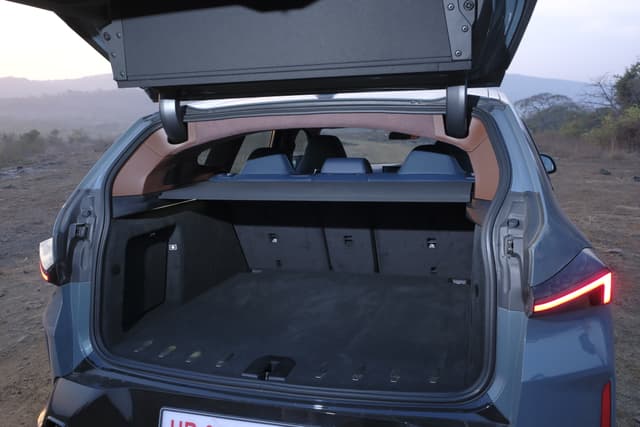 Rear View Image - 7754