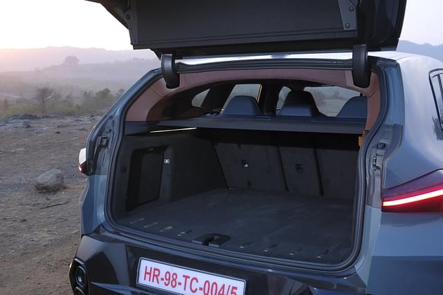 Rear View Image - 7766