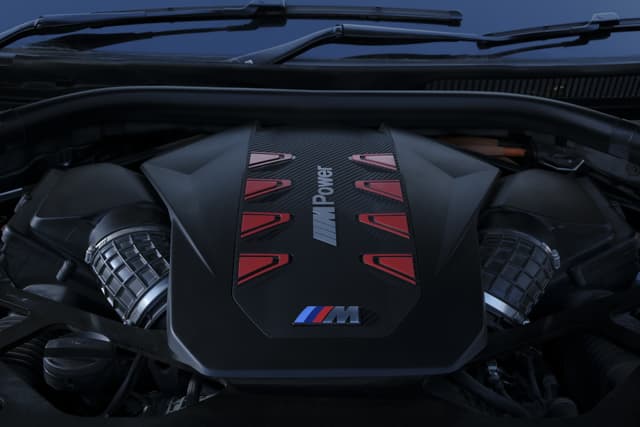 Open Bonnet Engine Shot Image - 7823