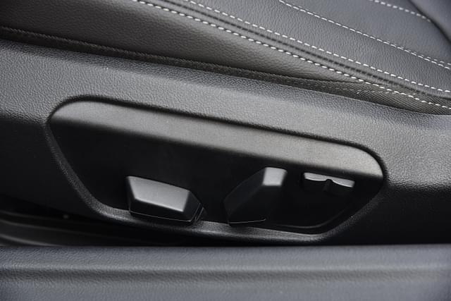 Driver Height Adjustable Seat Image - 7603