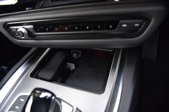 12V Power Outlets Image - 7616