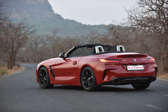 Rear View Image - 7936
