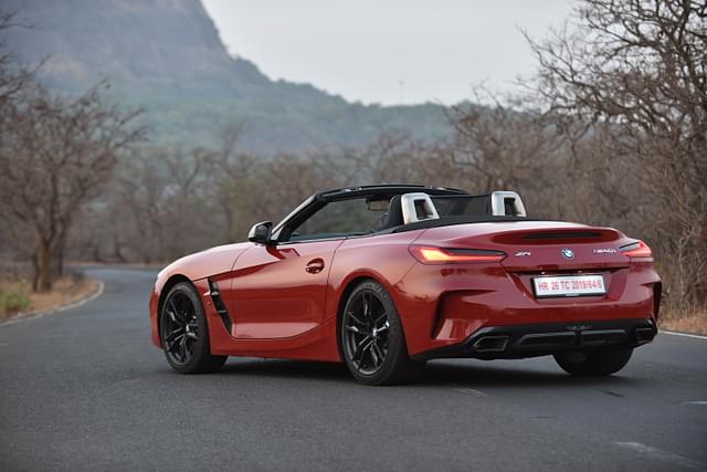 Rear View Image - 7936