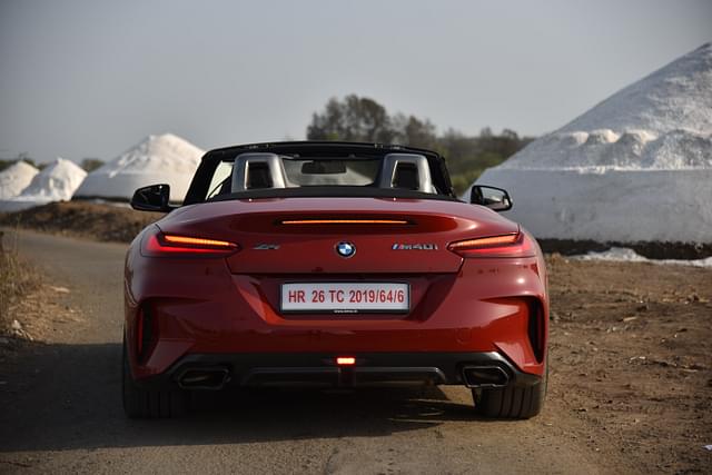 Rear View Image - 7956